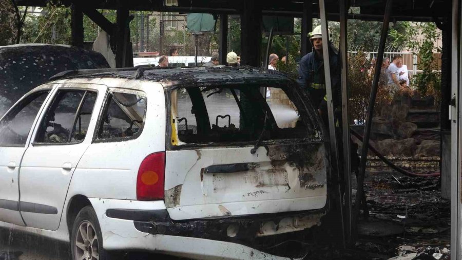 Alev Topuna Dönen 2 Katlı Bina Yangınında Eşinin Otomobili Küle Dönen Adam İsyan Etti