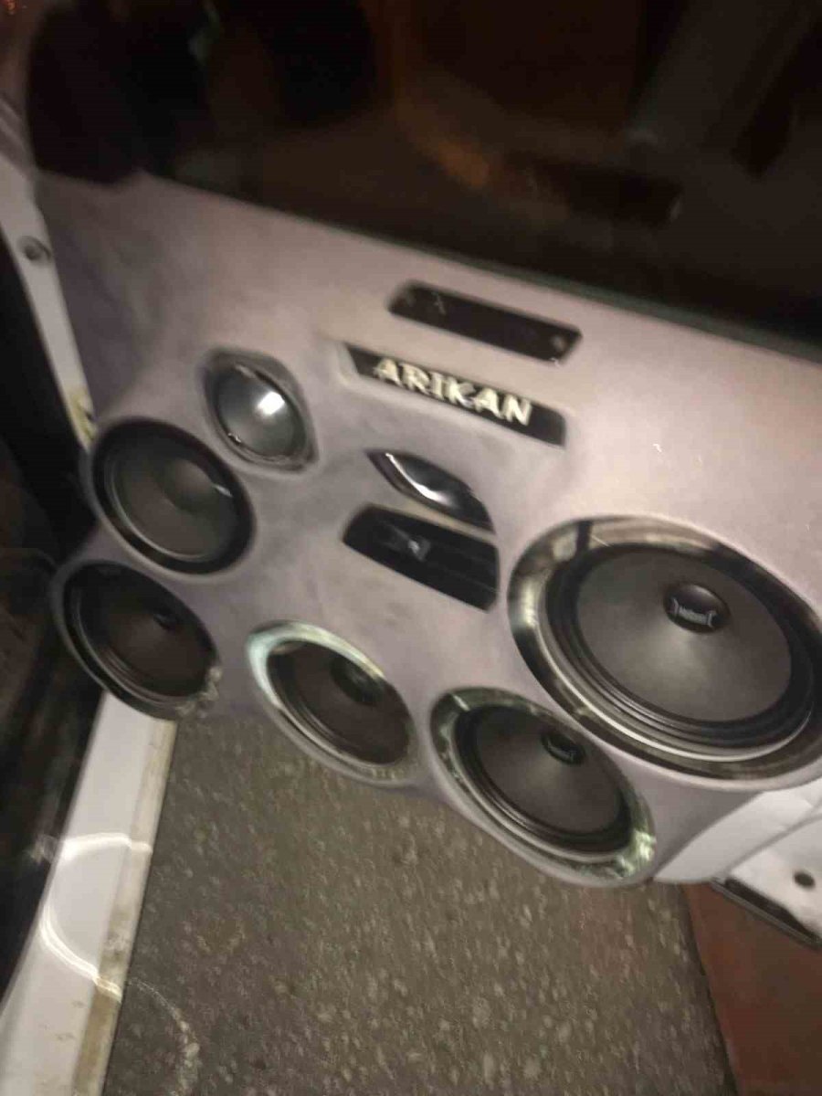 Diskoya Çevirdiği Aracıyla Kapıları Açık Seyretti, O Anları Pahalıya Patladı