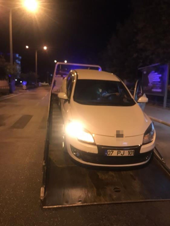 Diskoya Çevirdiği Aracıyla Kapıları Açık Seyretti, O Anları Pahalıya Patladı