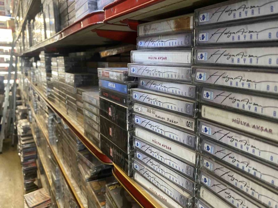 Kaset Satarak 45 Yılını Geçirdi, Ölene Kadar Da Satmaya Devam Etmek İstiyor