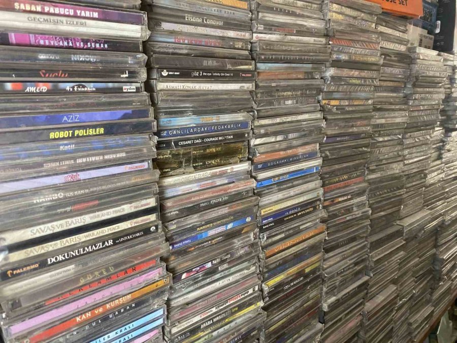 Kaset Satarak 45 Yılını Geçirdi, Ölene Kadar Da Satmaya Devam Etmek İstiyor