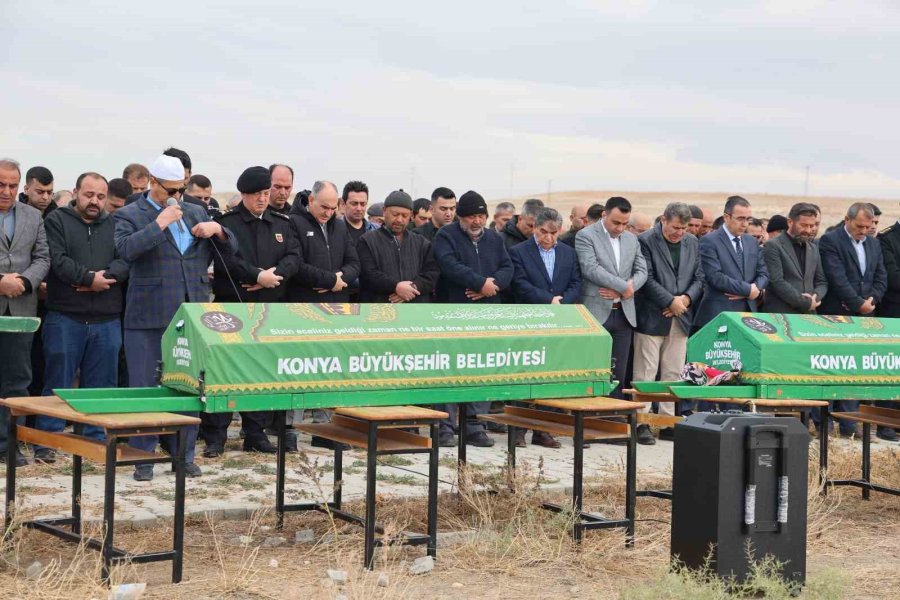 Konya’daki Feci Kazada Hayatını Kaybeden Aynı Aileden 5 Kişi Toprağa Verildi