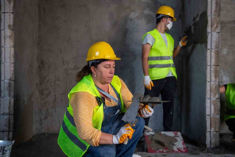 Mercek’te Kursiyerler Teorik Ve Uygulamaları Eğitim Alıyor