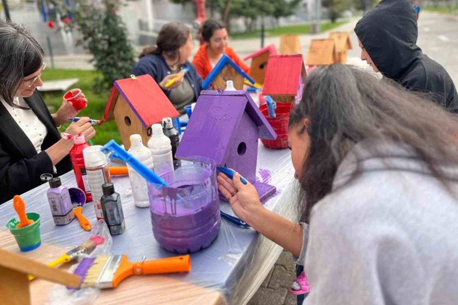 Karaman’da Öğrenciler Rengarenk Kuş Evleri Yaptı