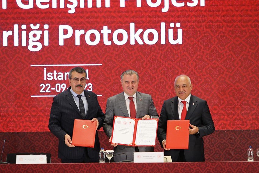 Kayseri’de Öğretmenlere Futbol Eğitimi Verilecek