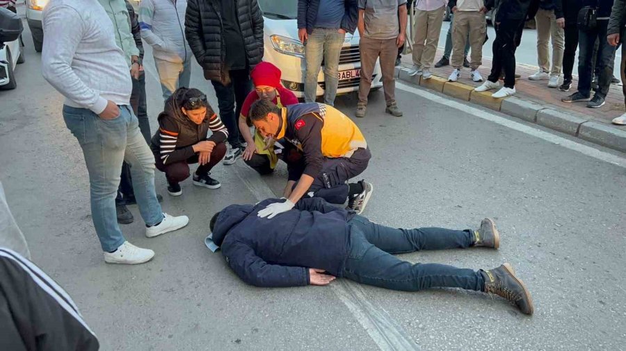 Motosikletle Yayaya Çarptı: 2 Yaralı