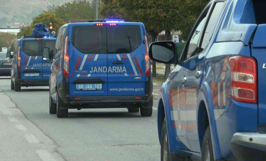 Define Avcıları Kazdıkları Tünelde Suçüstü Yakalandı