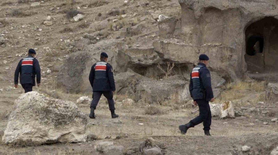 Define Avcıları Kazdıkları Tünelde Suçüstü Yakalandı