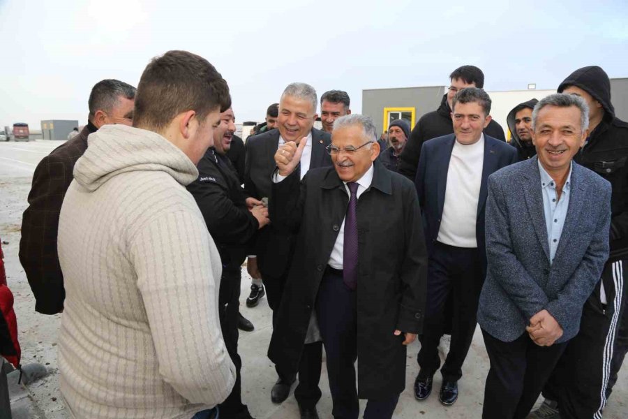 Başkan Büyükkılıç, Canlı Hayvan Pazarı’nda Sıkı Pazarlığa Katıldı