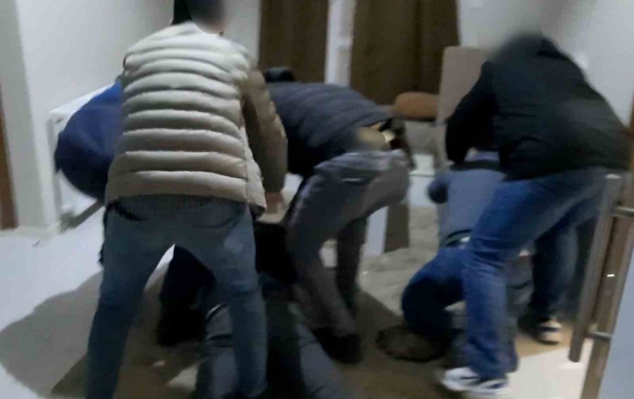Aksaray’da Uyuşturucu Tacirlerine Jandarma Baskını