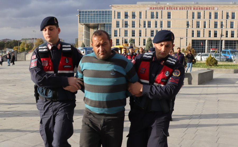 Cinayet Zanlısını Evinin Yönüne Giden Kan Lekeleri Ele Verdi