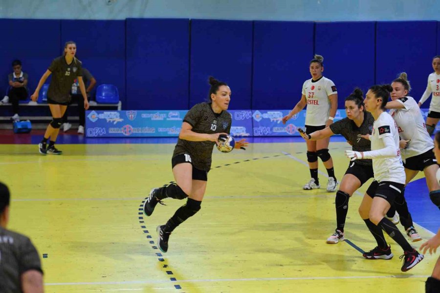 Antalya Temsilcisi Süper Lig’de Namağlup