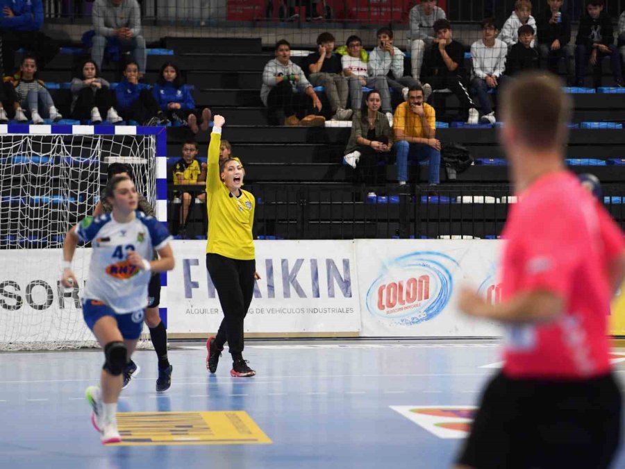 Son Avrupa Şampiyonu Kupaya Veda Etti