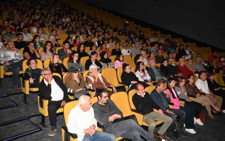 Antalya’nın Eski Sokak Satıcıları Bu Tiyatroda