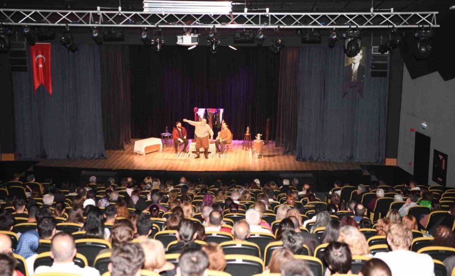 Antalya’nın Eski Sokak Satıcıları Bu Tiyatroda