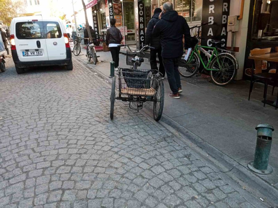 Eskişehir’de Yayaların ’kaldırım’ Tepkisi