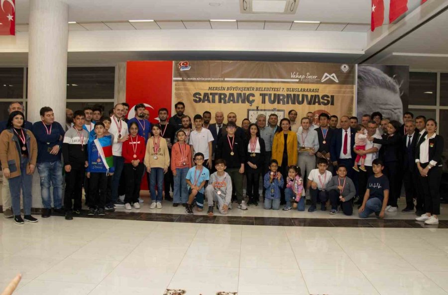 7. Uluslararası Satranç Turnuvası’nda Ödüller Sahiplerini Buldu