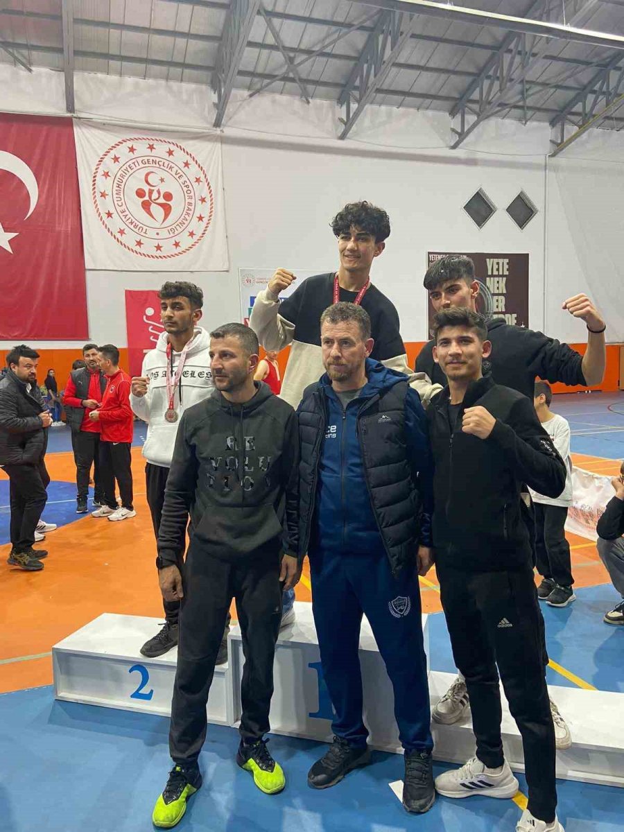 İller Arası Boks Müsabakaları Niğde’de Yapıldı