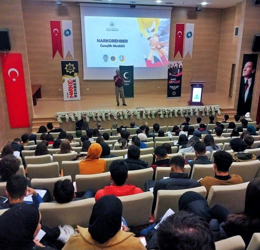 Annelere Uyuşturucu İle Mücadele Ve Zararları Anlatıldı