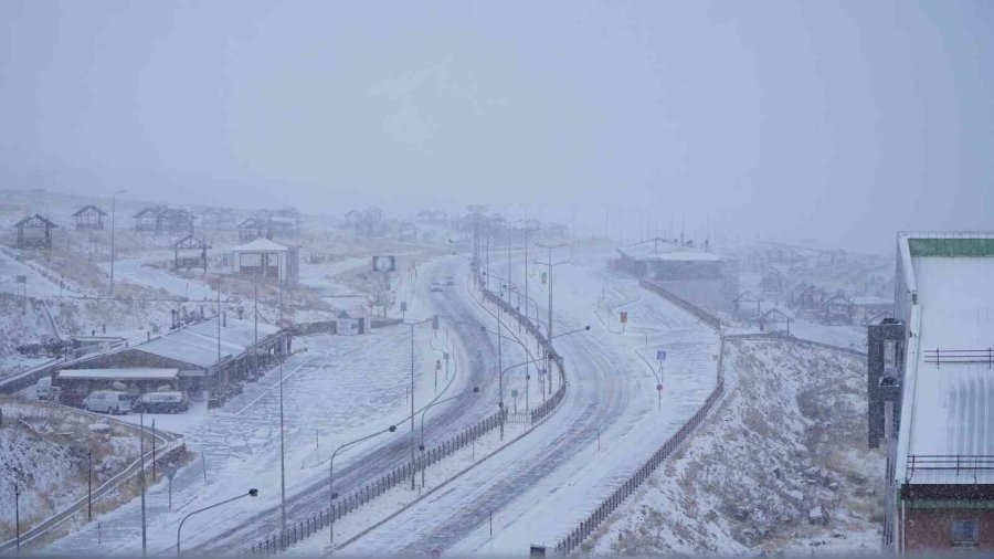 Erciyes’te Kar Yağışı Etkili Oluyor