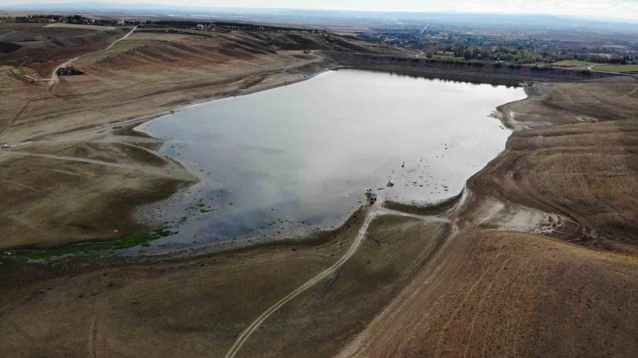Keskin Göleti’nde Kuraklık Nedeniyle Su Bitti