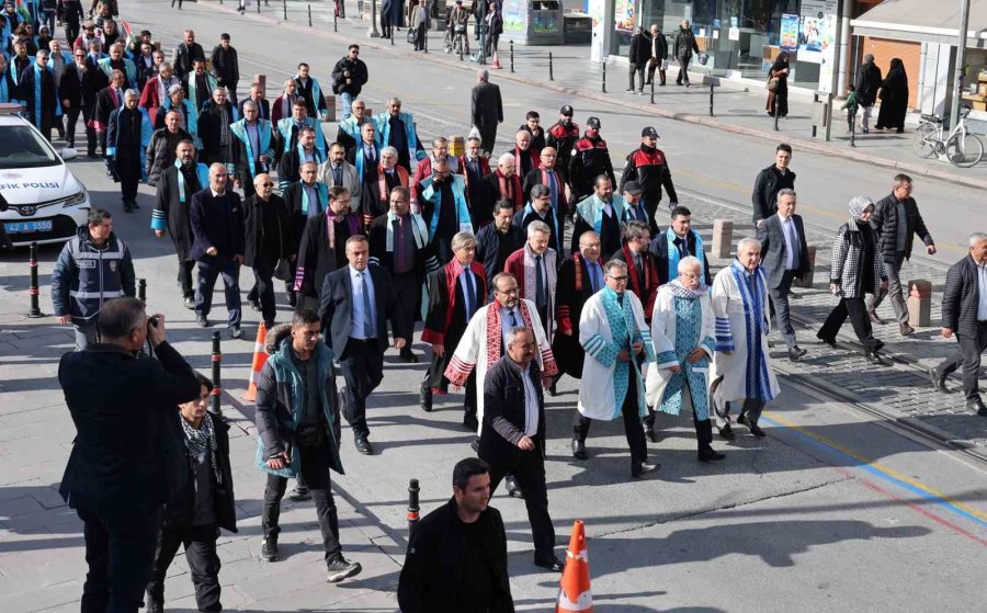 Konya’da 5 Üniversitenin Akademisyenleri İsrail’e Tepki İçin "sessiz Çığlık" Yürüyüşü Düzenledi