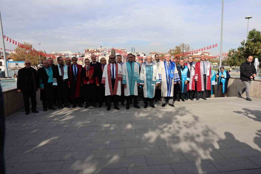 Konya’da 5 Üniversitenin Akademisyenleri İsrail’e Tepki İçin "sessiz Çığlık" Yürüyüşü Düzenledi