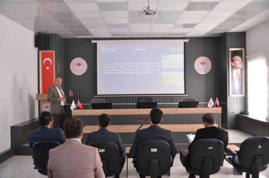 Niğde’de Tarımsal Kuraklık Kriz Merkezi Toplantısı Yapıldı
