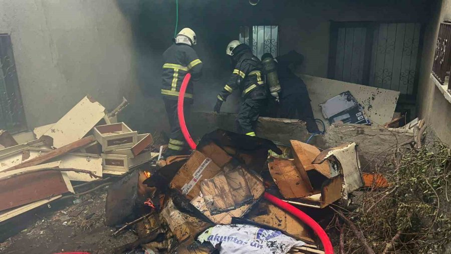 İstanbul’dan Misafirliğe Geldiler Yangında Zehirlendiler