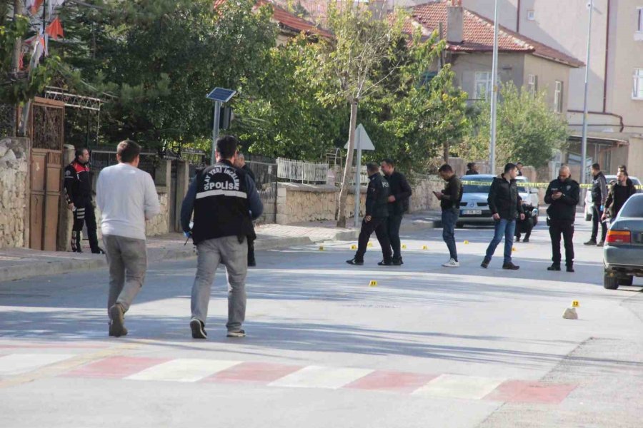 Karaman’da Bir İş Yerine Silahla Ateş Edildi, Yoldan Geçen Kurye Vuruldu