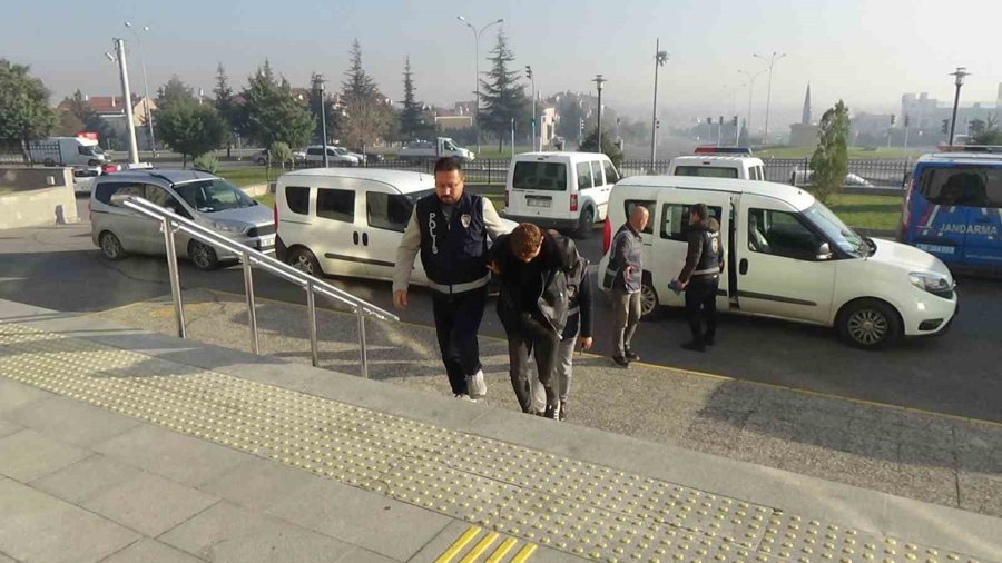 Karaman’da Motosiklet Ve Bisiklet Çalan 5 Şüpheliden 2’si Tutuklandı