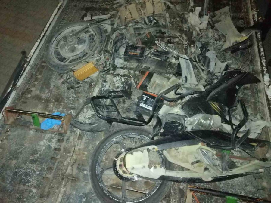 Karaman’da Motosiklet Ve Bisiklet Çalan 5 Şüpheliden 2’si Tutuklandı