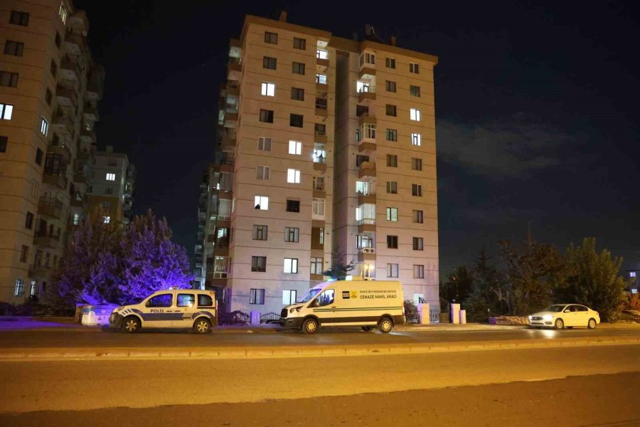 Evde Doğum Yapan Genç Kadın Ve Bebeği Ölü Bulundu