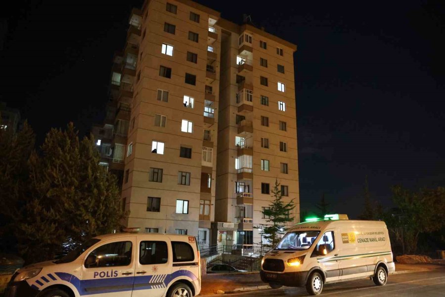 Evde Doğum Yapan Genç Kadın Ve Bebeği Ölü Bulundu