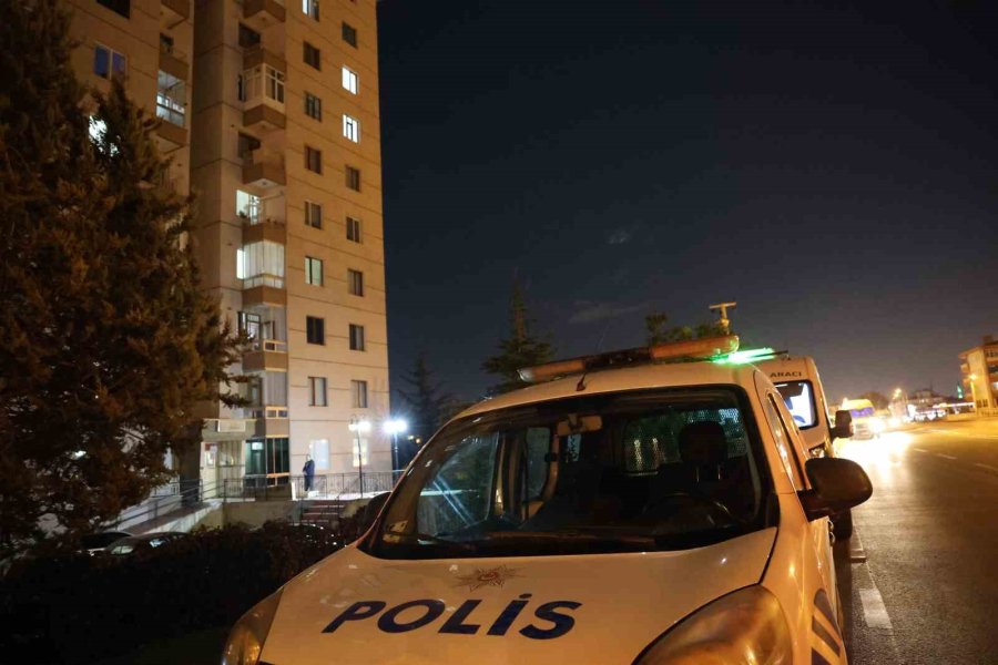 Evde Doğum Yapan Genç Kadın Ve Bebeği Ölü Bulundu