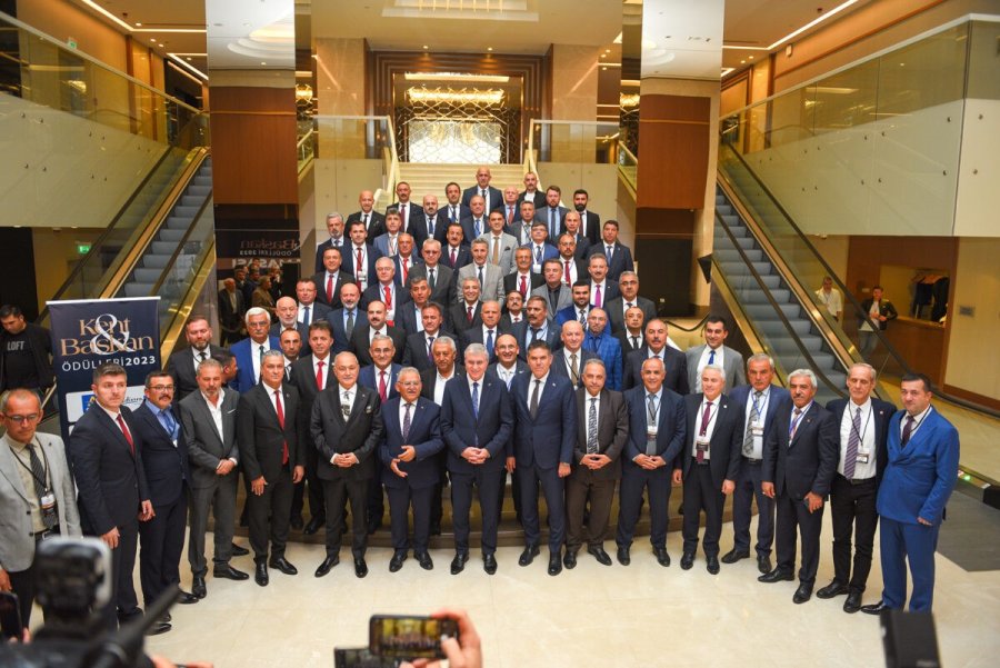 Niğde Belediye Başkanı Özdemir, ’yılın Belediye Başkanı’ Seçildi