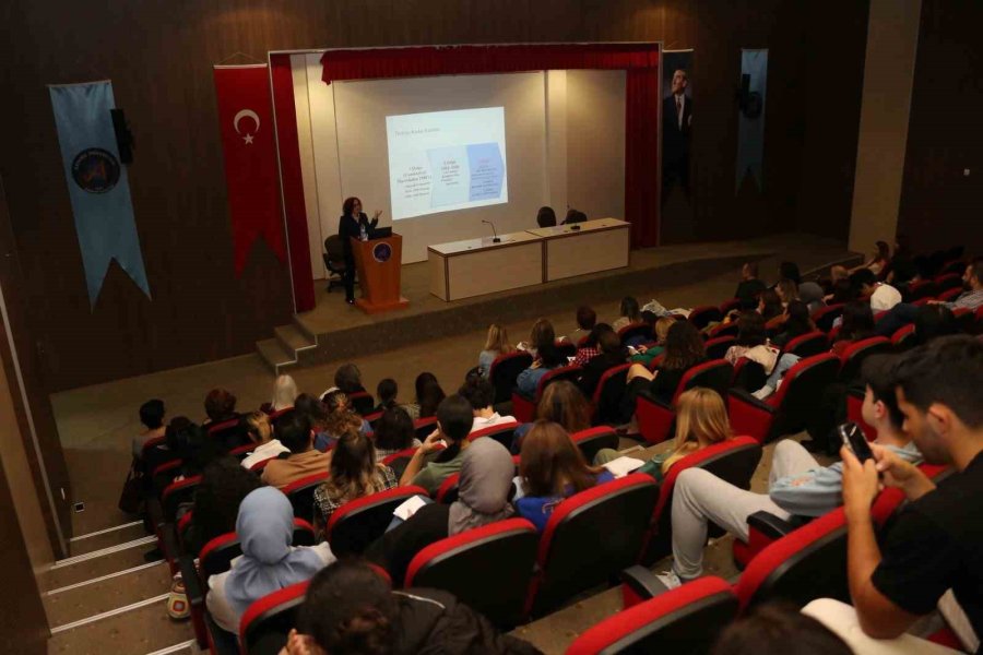 Akdeniz Üniversitesi’nde Cumhuriyet’in 100. Yılında Kadın Hakları Konuşuldu
