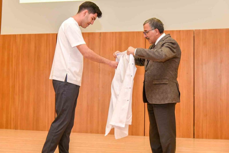 Kmü’de Genç Diş Hekimleri Beyaz Önlük Giydi