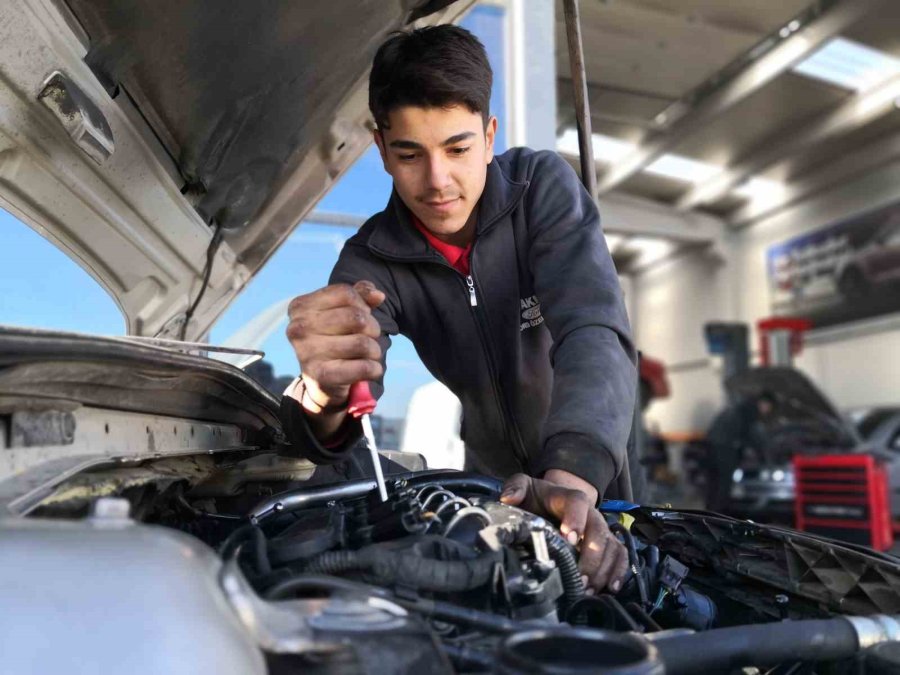 Aksaray’da Havaların Soğumasıyla Sanayide Araç Yoğunluğu Yaşanıyor