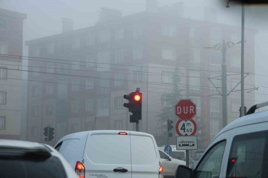 Konya’da Sis Etkili Oluyor
