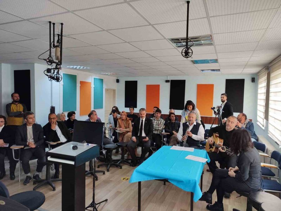 Niğdeli Öğretmenler Nurdağı’ndaki Öğretmenlerin Gününü Kutladı