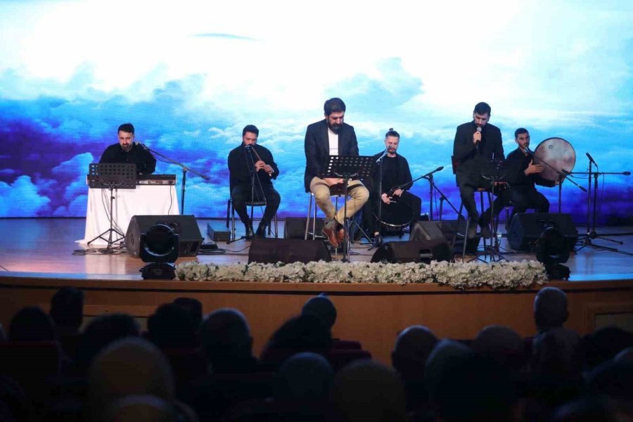 Melikgazi’de ‘sonsuzluk Kervanı’ İle Şiir Dolu Bir Gece Yaşandı