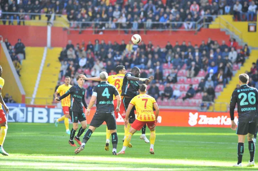 Trendyol Süper Lig: Kayserispor: 0 - Adana Demirspor: 1 (ilk Yarı)
