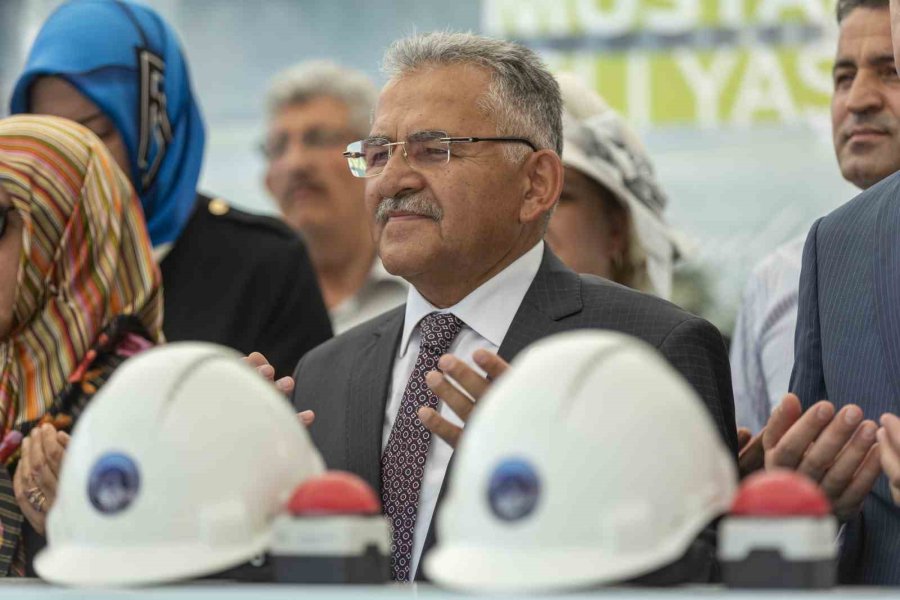 Başkan Büyükkılıç: “insanları Kucaklayan, Bağrına Basan, Bir Yaklaşım İçerisindeyiz”