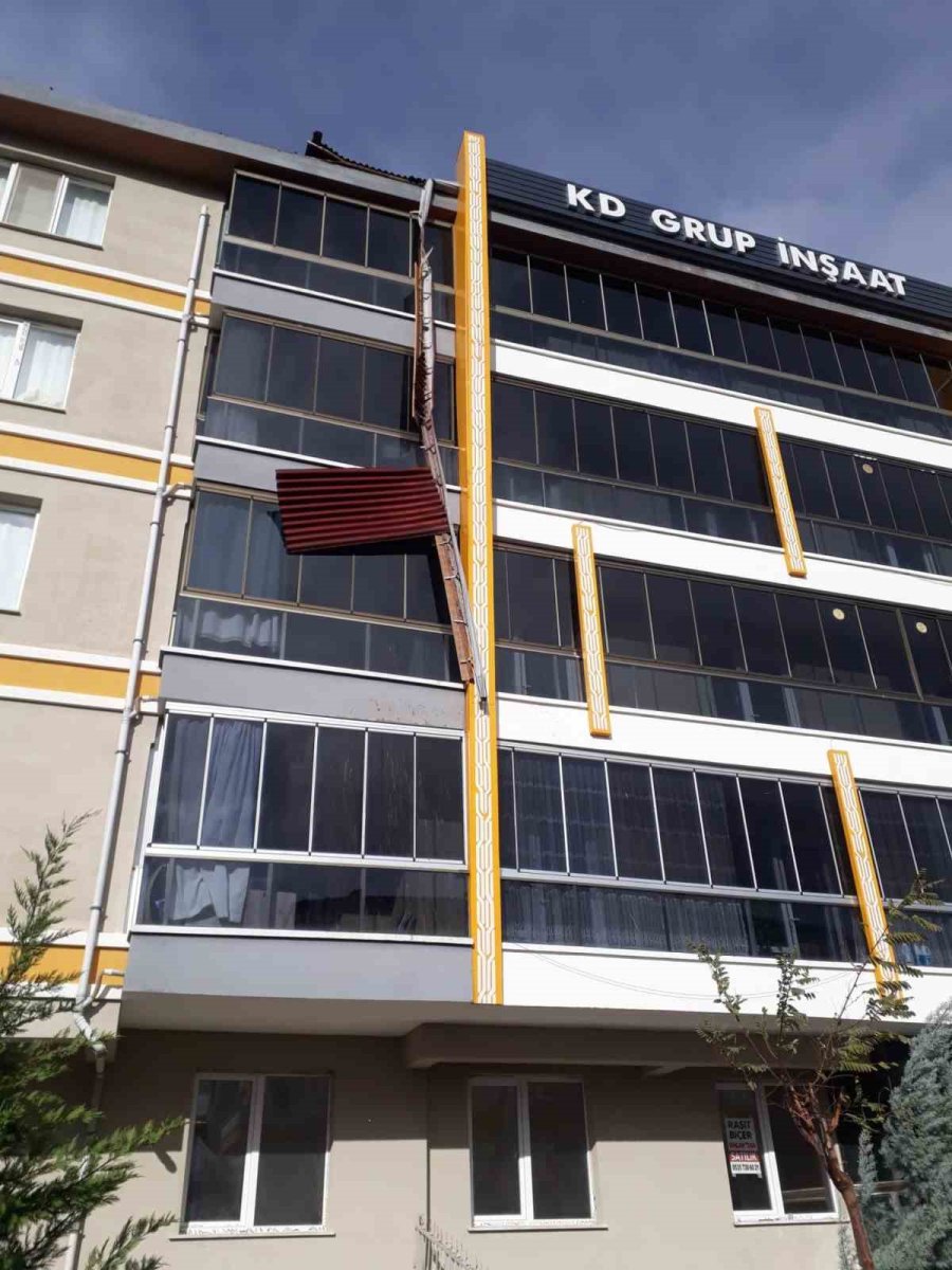 Kulu’da Sağanak Yağmur Ve Şiddetli Rüzgar Etkili Oldu