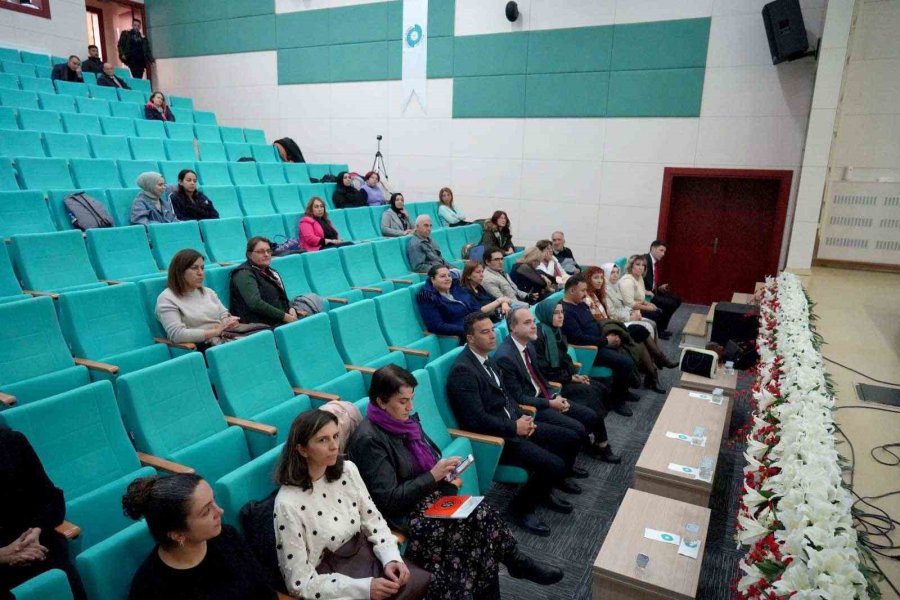 Niğde’de Mutlu Aile İnşası Engeller Ve Önlemler Paneli Düzenlendi