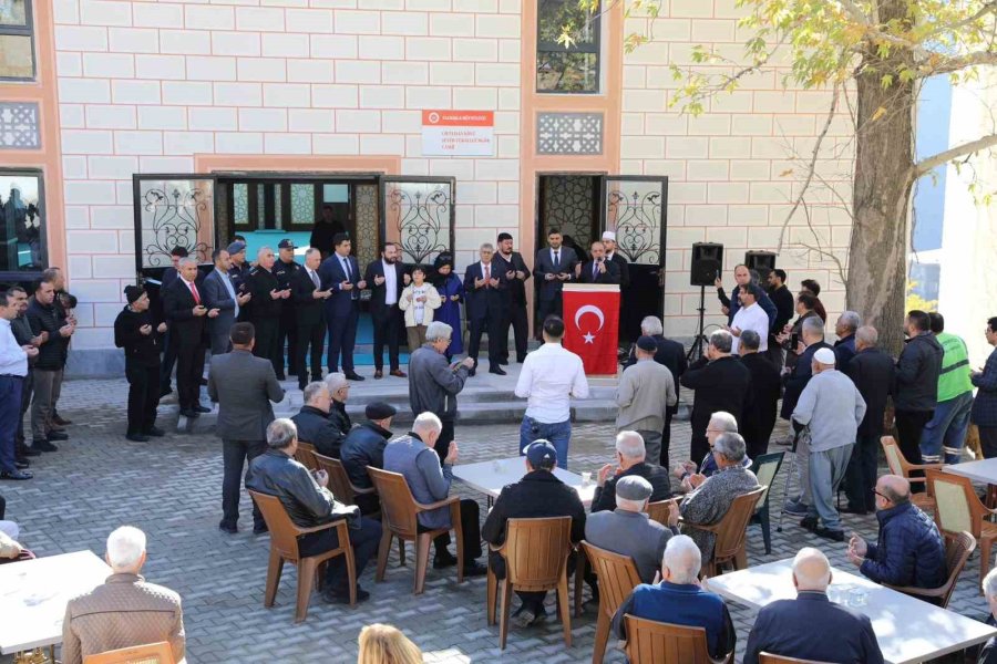 Niğde’de Hayırsever Tarafından Yaptırılan Cami İbadete Açıldı