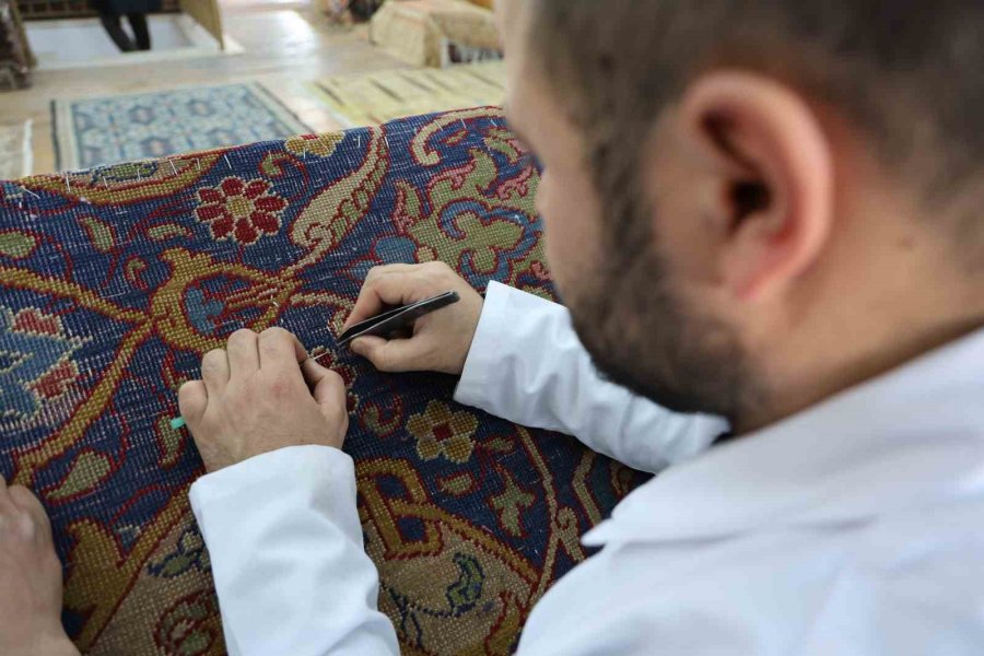 Osmanlı’nın Hollanda’ya Hediye Ettiği 118 Yıllık Hereke Halısı Aksaray’da