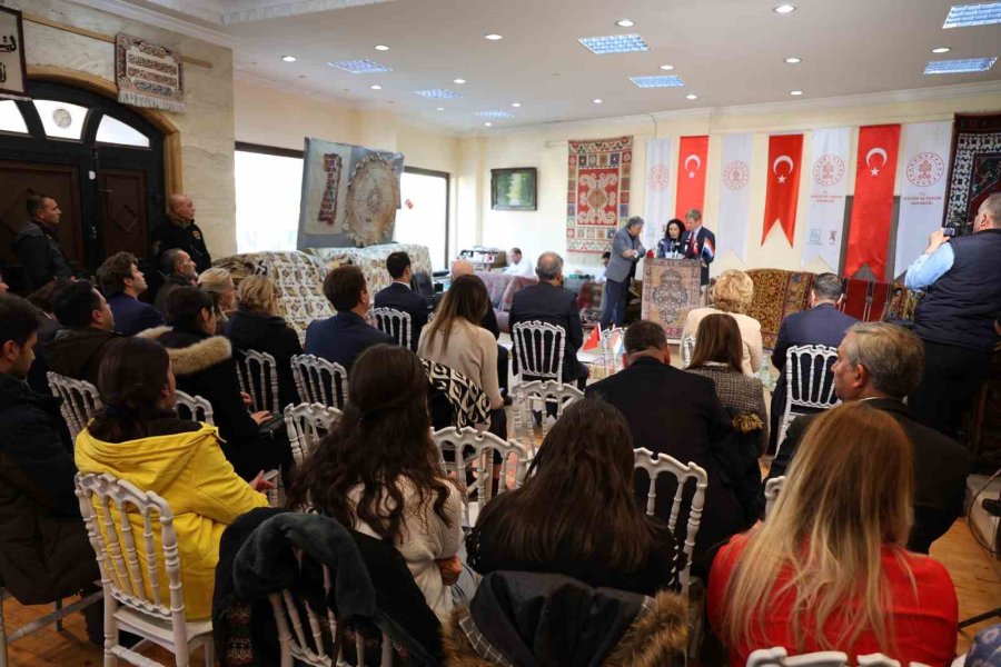 Osmanlı’nın Hollanda’ya Hediye Ettiği 118 Yıllık Hereke Halısı Aksaray’da