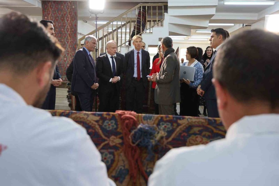 Osmanlı’nın Hollanda’ya Hediye Ettiği 118 Yıllık Hereke Halısı Aksaray’da